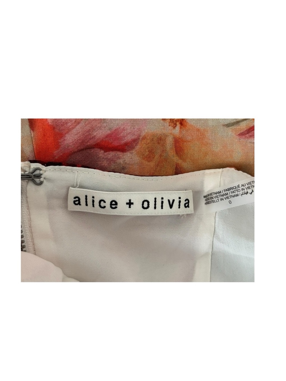 Alice + Olivia Jeanette Floral Dress - Picture 4 of 4